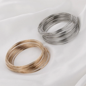 Bracciali a molla in filo di acciaio memoria riempiti d'oro 14k per creazione gioielli