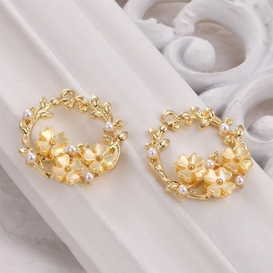 14k vergoldeter floraler Creolen-Anhänger mit Perlen und Muschelblume für DIY-Ohrringe