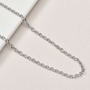 Détail de la chaîne à maillons noués plaquée or 18K pour la création de bijoux DIY