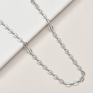 Collier chaîne grain de café en argent poli avec un design de maillons ovales