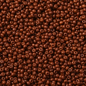 Macro-opname van matte bruine 3mm glaskralen voor handgemaakte DIY-sieraden creaties