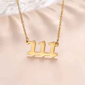 Collana minimalista in acciaio inossidabile dorato con ciondolo geometrico numero 111
