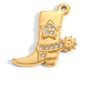 Detailaufnahme des goldenen Cowboystiefel-Anhängers mit Sternrelief und glitzernden Steinen