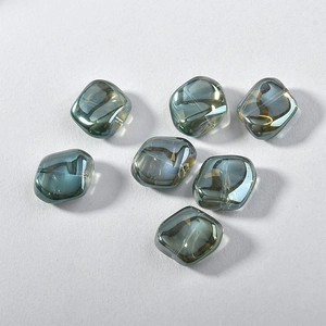 Unregelmäßige quadratische Glaskristallperlen mit Goldeinschlüssen für DIY-Schmuck