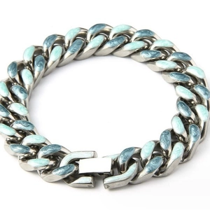 Panzerarmband aus Silbermetall mit blauen Marmoremaille-Inlays und quadratischem Verschluss