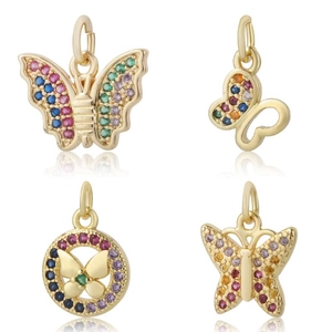 Set di quattro ciondoli a farfalla placcati oro 18K con zirconi colorati micro-incastonati