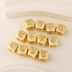 Lussuose Perline Distanziatrici in Rame Placcato Oro 18K con Numeri e Simboli in Zirconia per Creazione di Gioielli Fai da Te Bracciali e Collane