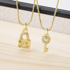 Ciondoli a Forma di Lucchetto e Chiave in Rame Placcato Oro Zirconia per Donna DIY Creazione Gioielli Solo Ciondolo