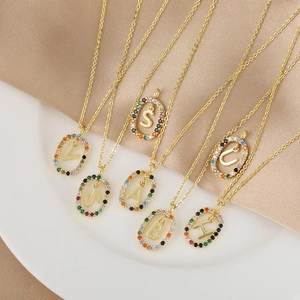 Ciondolo In Rame Placcato Oro Con Zirconia Colorata 26 Lettere Alfabeto Solo Per Creazione Gioielli DIY Collane Donna Accessori