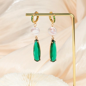 French retro emerald drop earrings with baroque pearls and gold faceted gemstones
