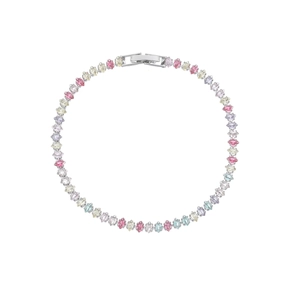 Détail de zircons colorés en taille marquise et fermoir pliable sur un bracelet argenté