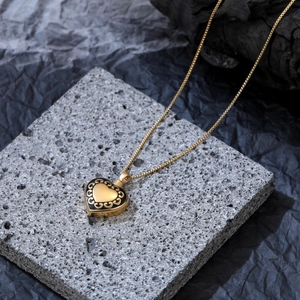 Collana con Urna Cineraria in Acciaio Inossidabile Ciondolo Commemorativo Cuore Croce Ala Rosa Lacrima Gioielli per Donna Uomo