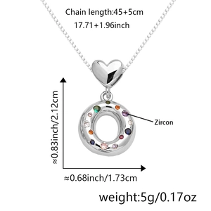 Specifiche dettagliate delle dimensioni della collana con cuore e zirconi colorati