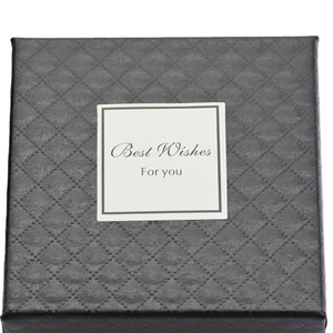 Schwarze strukturierte quadratische Schmuckschachtel mit Best Wishes For You Etikett