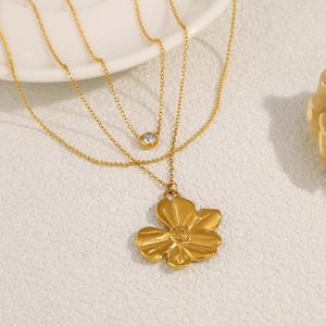 Collana a tre strati placcata oro 18K con zircone e ciondolo a forma di girasole