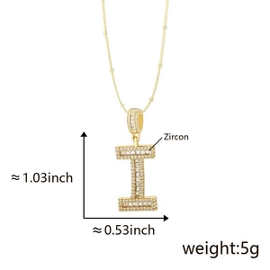 Macro del ciondolo lettera I placcato oro con zirconi e misure dimensionali precise