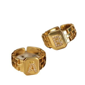 Anello regolabile in oro con lettere A e B in pavé di diamanti lucidi in stile vintage