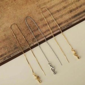 Orecchini a filo regolabili in oro e argento con catena sottile e pendenti