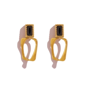 Retro geometrische Goldohrringe mit schwarzen rechteckigen Steinen und Ringen