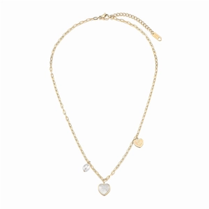 Collier multicouche vintage avec cœurs dorés, gravure de rose et détails en perles