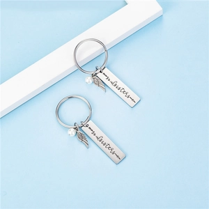 Lot de deux porte-clés soul sisters en acier inoxydable avec ailes d'ange et perles