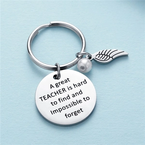 Porte-clés de Reconnaissance pour Enseignant Acier Inoxydable Pendentif Aile d'Ange Avec Künstliche Perle Cadeau Commémoratif pour Professeur Bijoux
