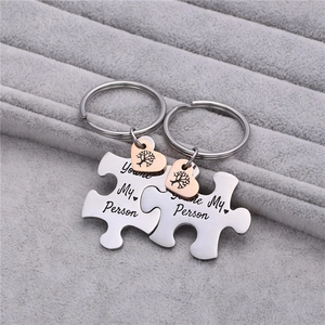 Set portachiavi a puzzle in acciaio al titanio con incisione You are My Person e cuore
