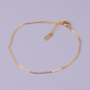 Minimalistisches 18K Roségold beschichtetes Titanstahl-Armband mit Karabinerverschluss