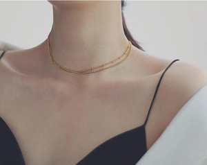 Minimalist double-layered gold necklace with small beads for women in choker style