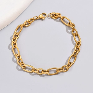 Minimalistisches 18K vergoldetes Gliederkettenarmband mit ovalen Gliedern