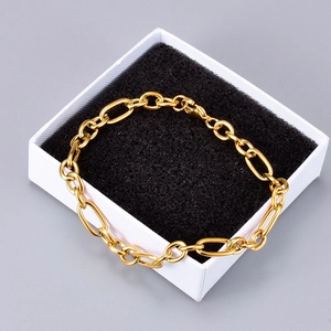 Minimalismus 18K Vergoldet 316L Edelstahl Figarokette Armband Damen Ovaler Glied Mode Schmuck Hand Accessoires