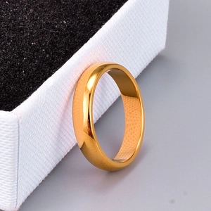 Minimalistischer Ring aus 18K vergoldetem Edelstahl mit polierter, runder Oberfläche