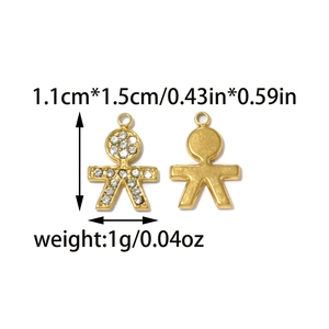 Detail of 18K gold plated cartoon charms with dimensions 1.1x1.5cm and sparkling crystals