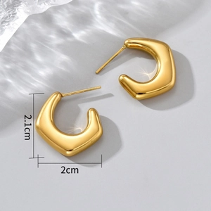 Minimalistische goldene C-Form Ohrringe für Damen mit 2,1 cm Größenmessungen