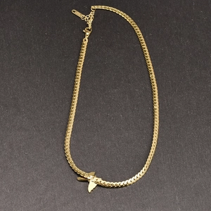 Collier vintage français avec pendentif papillon doré en acier inoxydable durable
