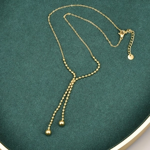 Elegante 18K vergoldete Edelstahl Y-Halskette mit polierten Perlen-Quasten Anhängern