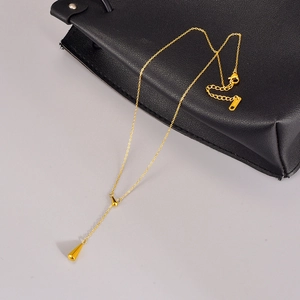 Minimalistische 18K vergoldete Edelstahl Y-Halskette mit polierten Wassertropfen-Anhängern