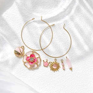 Pendentifs en Acier Inoxydable Plaqué Or 18K Émail Rose Fleur Couronne Basketball pour Création de Bijoux DIY Femme