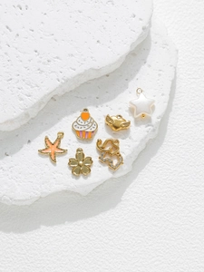Sélection de breloques DIY en acier avec étoile de mer, cupcake et formes de cœur