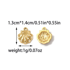 Ciondolo a conchiglia dorata per creazione gioielli fai-da-te, misure 1,3cm x 1,4cm