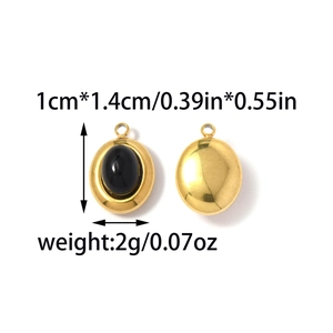 Vue détaillée d'un pendentif ovale doré de 1cm avec pierre noire et dimensions