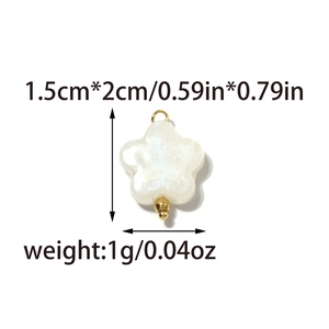 Sternanhänger in Perlweiß mit goldenen Details für individuelles Schmuckdesign