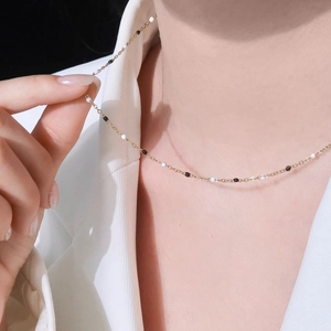 Collar minimalista de acero inoxidable dorado con cuentas para mujer en capas