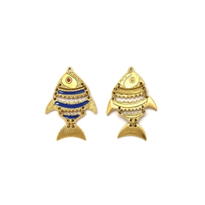 Bewegliche Fisch-Anhänger in Gold und Blau mit Schuppendetails und Metallglanz