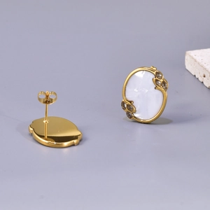 Elegant 18K gold oval shell stud earrings with brown marquise accents for women