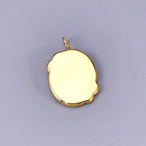 Polished 18K gold-plated oval pendant with mirror finish and stainless steel texture
