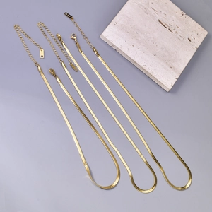 Titanium Steel Flat Snake Bone Chain Necklace For Women 18K Gold Plated Elegant Herringbone Blade Chain Adjustable Minimalist Jewelry