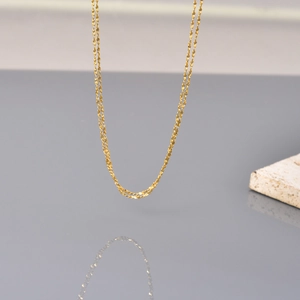 Collar de doble capa en oro de 18 quilates con cadena de serpiente para mujer elegante
