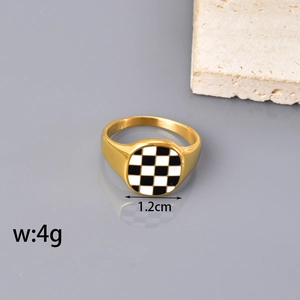 Modischer 18K vergoldeter Edelstahlring mit Herz-Schachbrettmuster für Paare