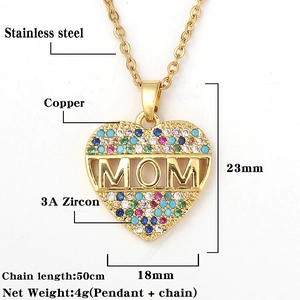 Macro-opname van MOM-hart hanger met kleurrijke 3A-zirkonia en afmetingen